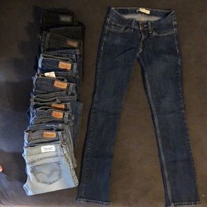 524 Levi’s Too Superlow Straight Leg Jeans.
